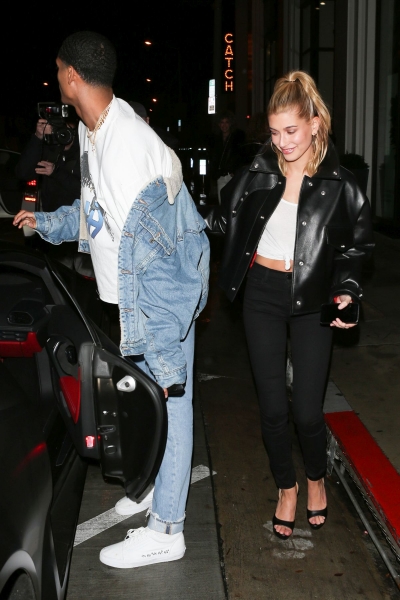 MCFan_for_Celeblounge2526HQCelebCorner20-01-2017_09-47Hailey_Baldwin252C_Jordan_Clarkson.jpg