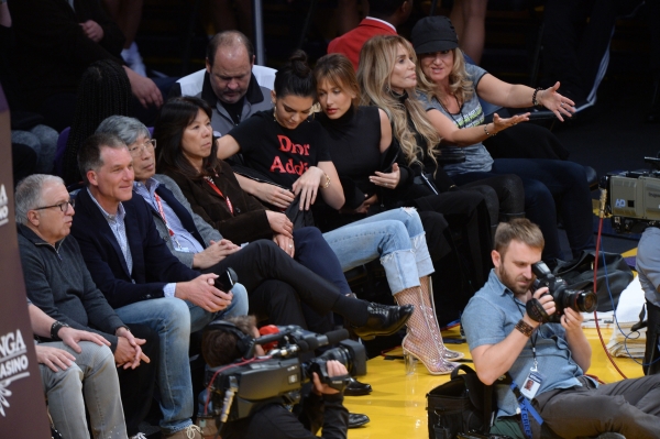 MCFan_for_Celeblounge_HQCelebCorner04-01-2017_07-57Kendall_Jenner2C_Hailey_Baldwin_13.jpg
