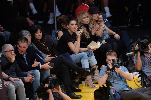 MCFan_for_Celeblounge_HQCelebCorner04-01-2017_07-57Kendall_Jenner2C_Hailey_Baldwin_36.jpg