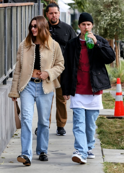 MEGA928106_Justin_Bieber_Hail_009.jpg