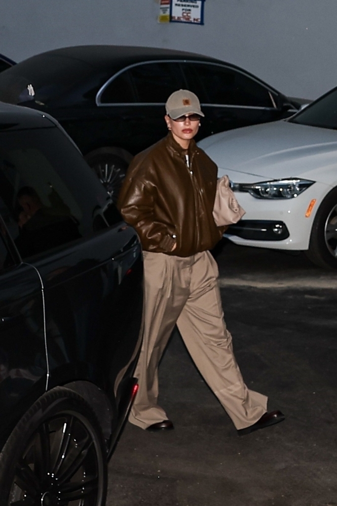 Portal_Hailey_Bieber_281629.jpg