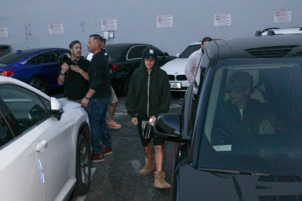 Portal_Hailey_Bieber_281629~0.jpg