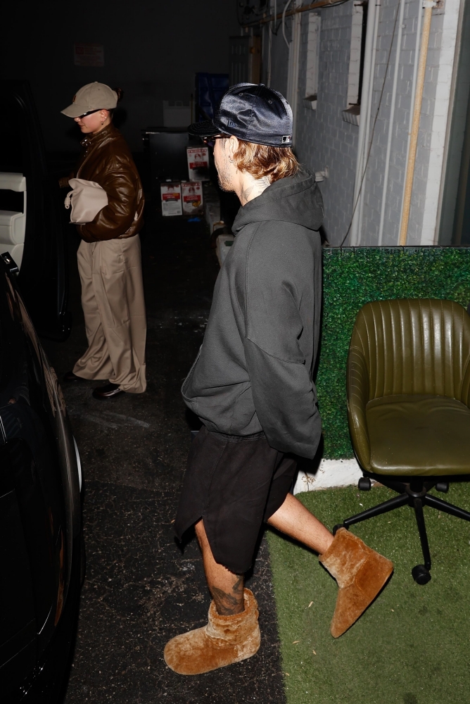 Portal_Hailey_Bieber_281629~1.jpg