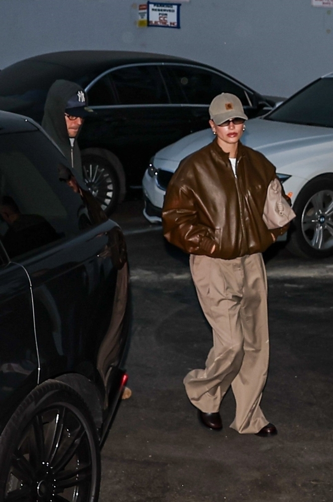 Portal_Hailey_Bieber_281729.jpg