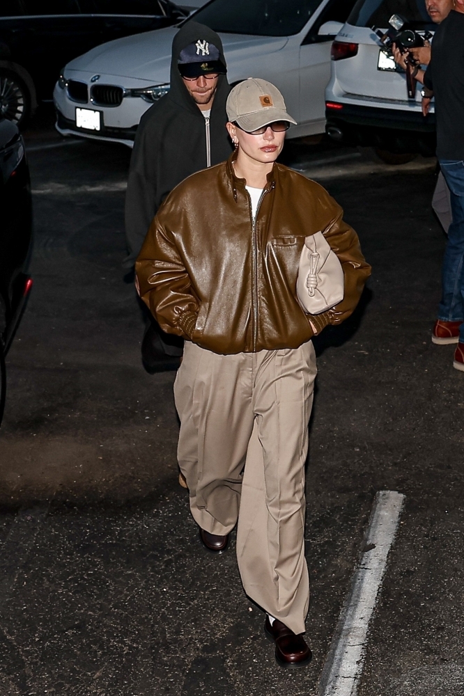 Portal_Hailey_Bieber_281929.jpg