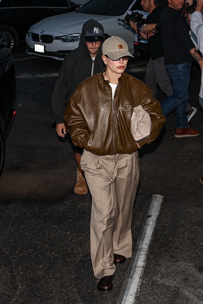 Portal_Hailey_Bieber_282029.jpg