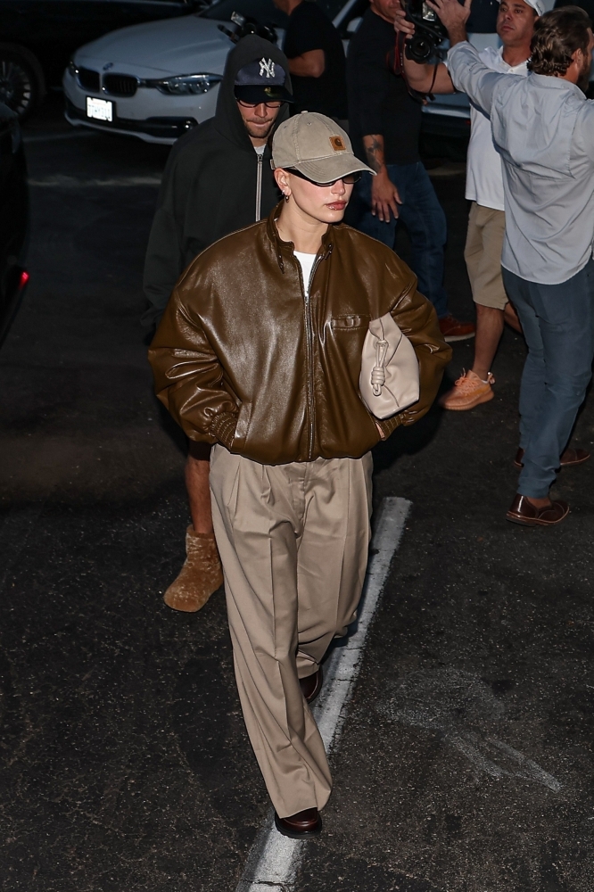 Portal_Hailey_Bieber_282229.jpg