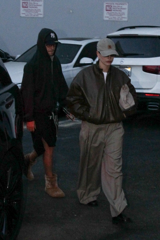 Portal_Hailey_Bieber_282629~0.jpg