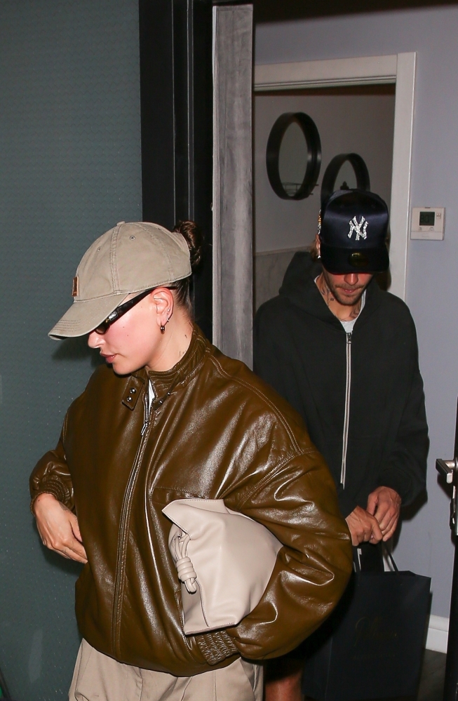 Portal_Hailey_Bieber_283129~1.jpg