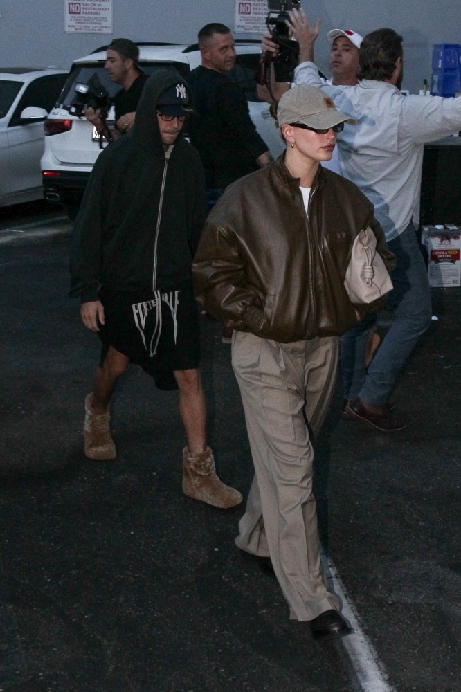 Portal_Hailey_Bieber_283529~0.jpg