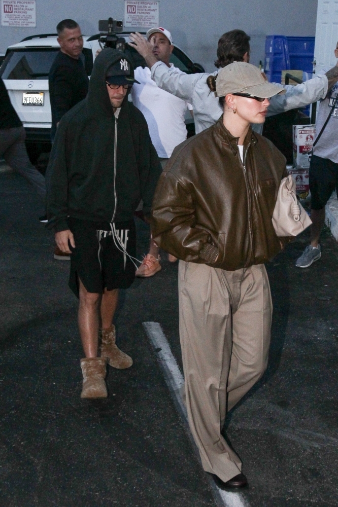 Portal_Hailey_Bieber_283829~0.jpg