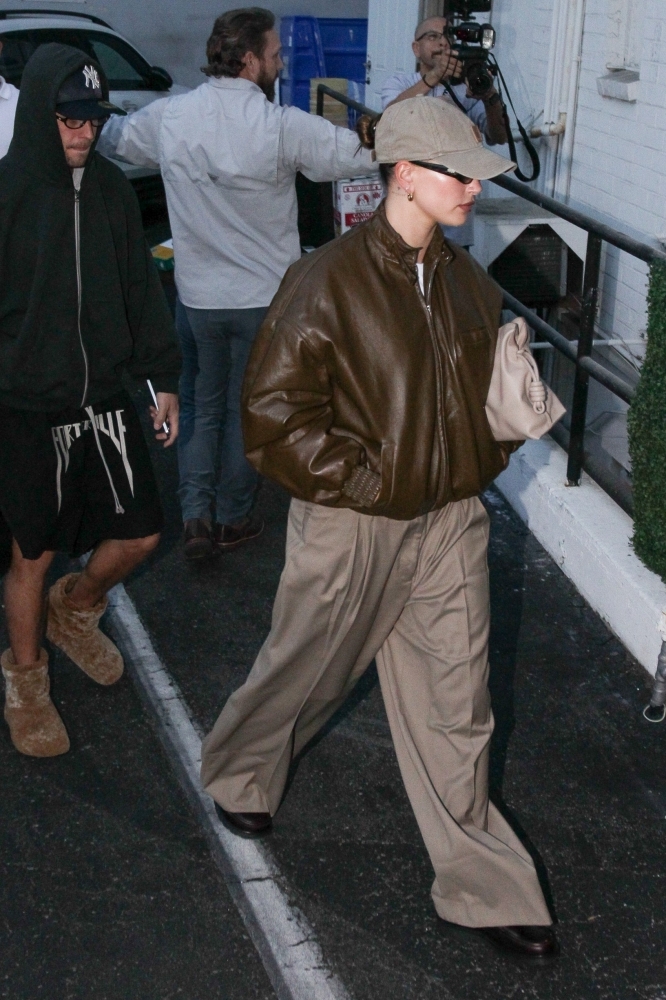 Portal_Hailey_Bieber_284029~0.jpg