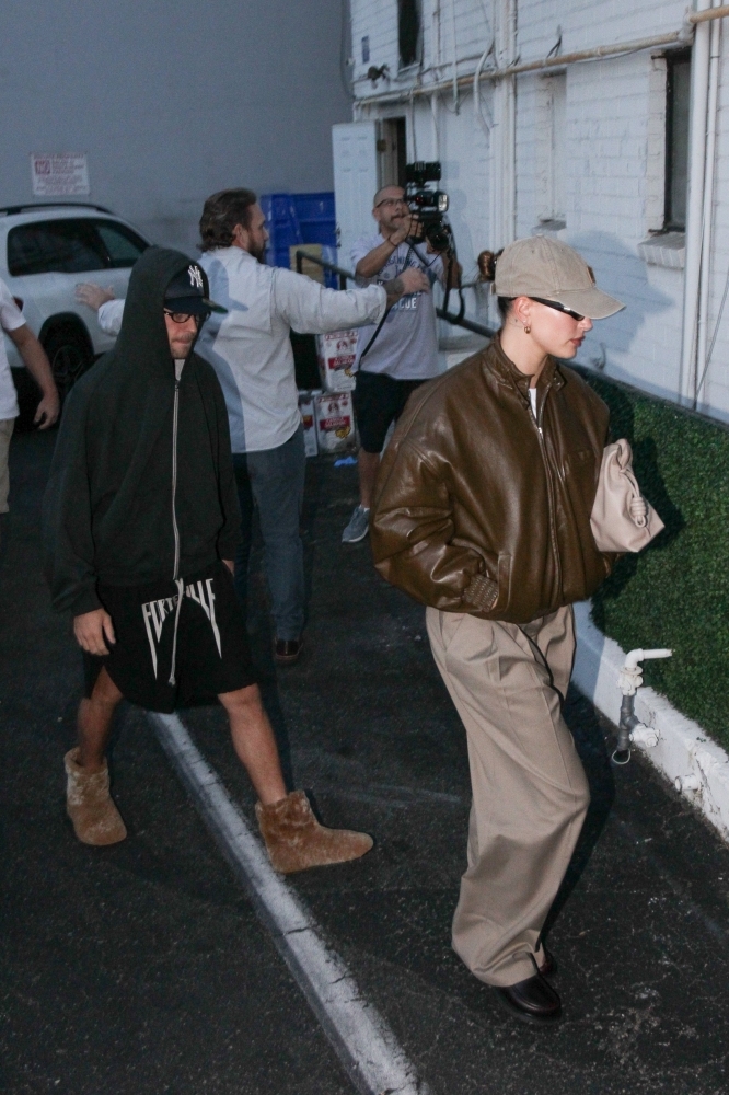 Portal_Hailey_Bieber_284229~0.jpg