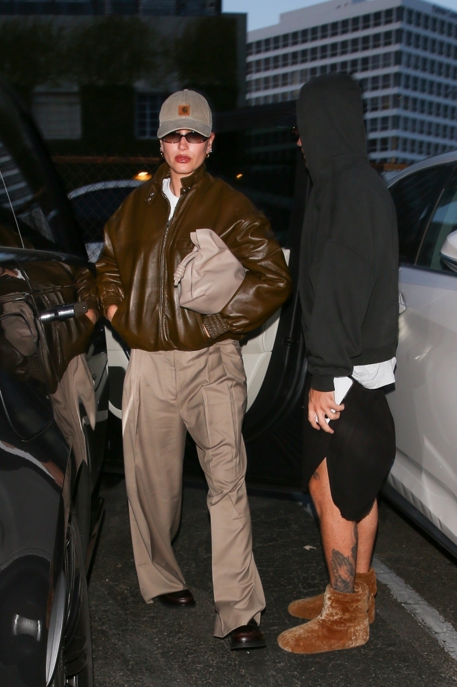 Portal_Hailey_Bieber_28529~0.jpg