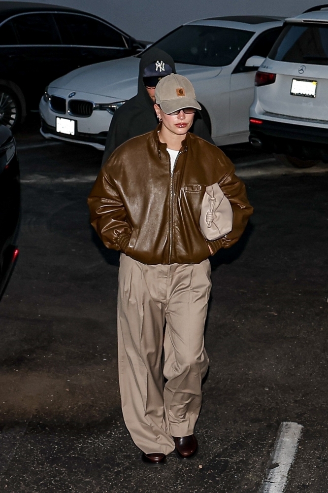 Portal_Hailey_Bieber_28929.jpg