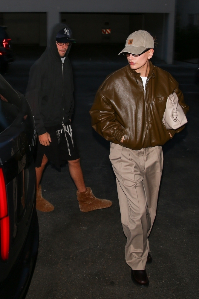 Portal_Hailey_Bieber_28929~0.jpg