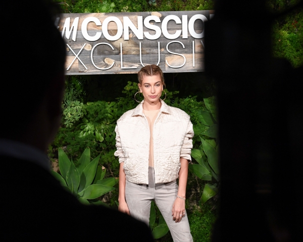 Rex_HM_Conscious_Exclusive_Collection_Dinner_8557285BU.jpg