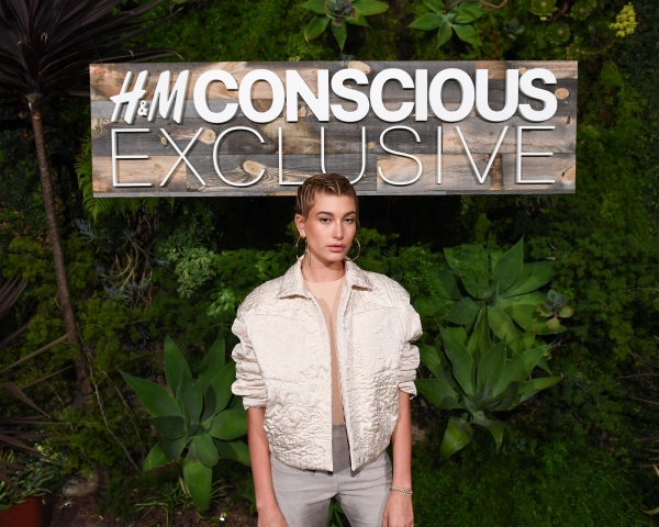 Rex_HM_Conscious_Exclusive_Collection_Dinner_8557285BZ.jpg