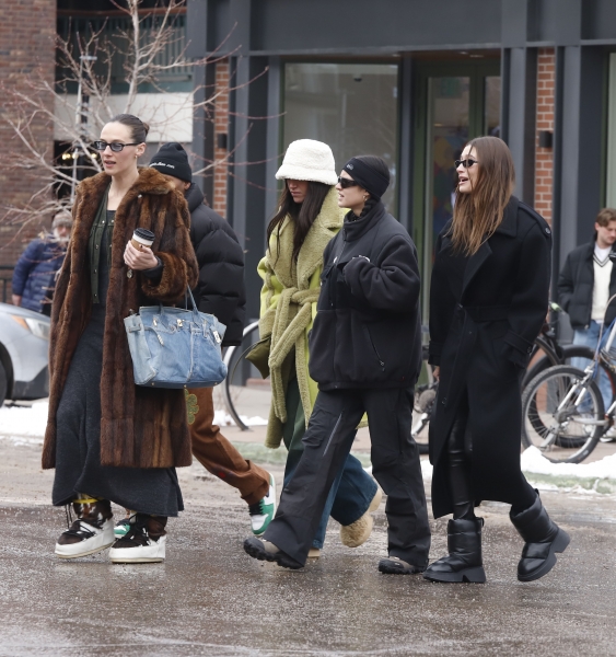 TID_HAILEY_BIEBER_836477.jpg