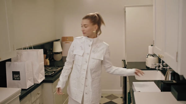 VOGUE235.png