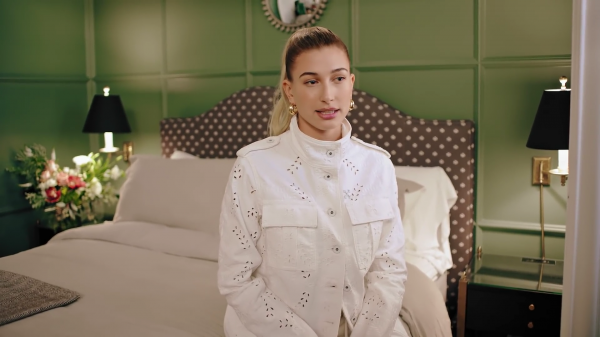 VOGUE383.png