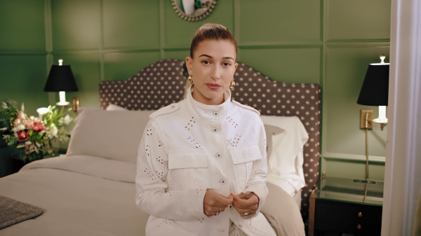 VOGUE446.png