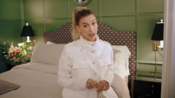 VOGUE449.png
