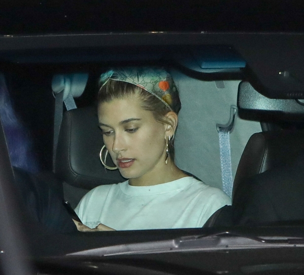 X17_Kendall_Jenner_Part2_042117_12.jpg