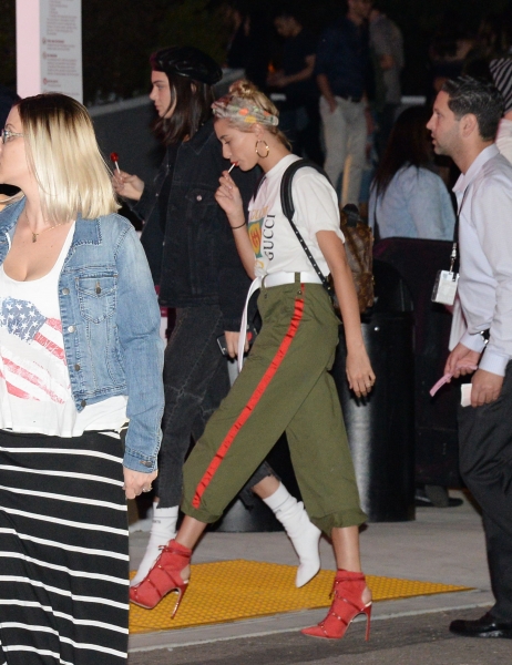 X17_kendall_jenner_Hailey_042117_06.jpg