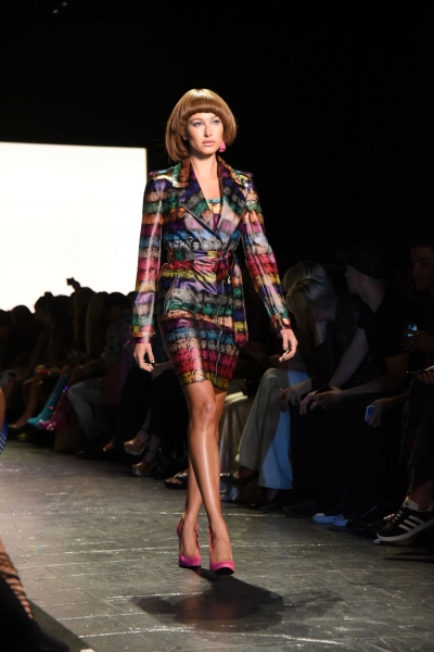 hailey-baldwin-at-jeremy-scott-fashion-show-at-new-york-fashion-week-09-12-2016_2.jpg