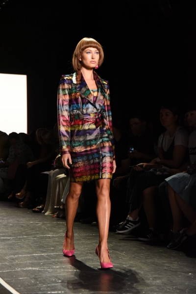 hailey-baldwin-at-jeremy-scott-fashion-show-at-new-york-fashion-week-09-12-2016_3.jpg