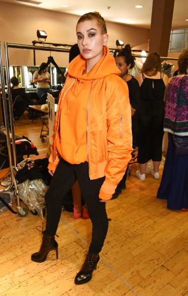 hailey-baldwin-at-julien-macdonald-fashion-show-in-london-09-17-2016_14.jpg