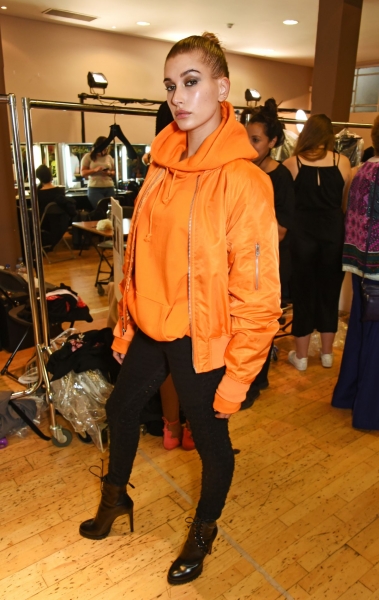 hailey-baldwin-at-julien-macdonald-fashion-show-in-london-09-17-2016_15.jpg