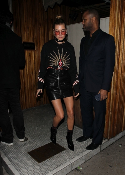hailey-baldwin-at-the-nice-guy-in-west-hollywood-12417-31.jpg