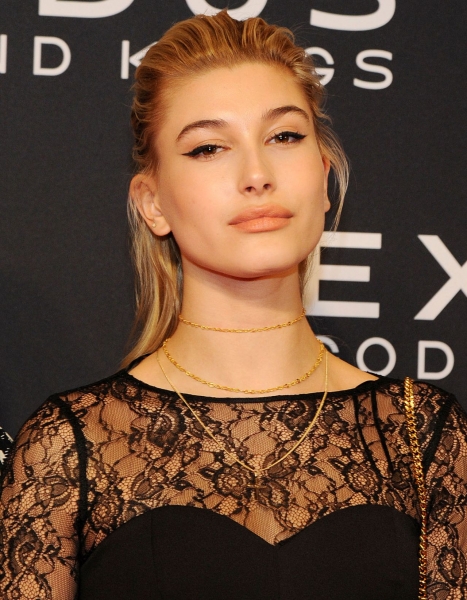 hailey-baldwin-exodus-gods-and-kings-premiere-in-new-york-city_3.jpg
