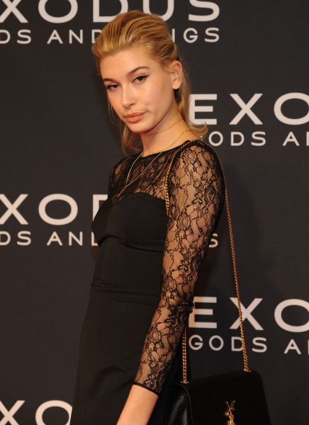 hailey-baldwin-exodus-gods-and-kings-premiere-in-new-york-city_5.jpg