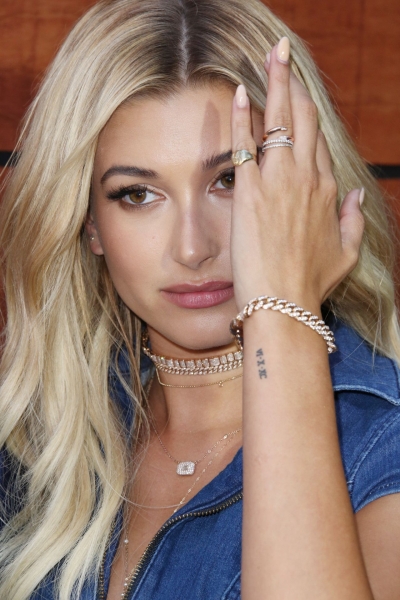 hailey-baldwin-guess-dare-fragrance-launch-in-los-angeles-7-27-2016-20.jpg