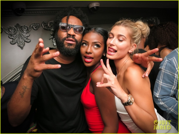 ApariÃ§Ã£o na festa de aniversÃ¡rio da Justine Skye.
