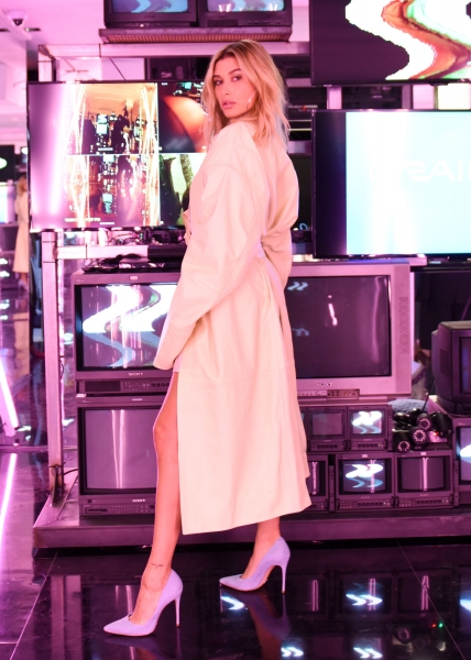 hailey-baldwin-shutz-beverly-hills-1-year-anniversary-party-41817-7.jpg