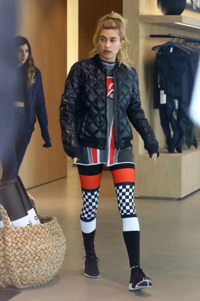 hqcelebcorner_281229~6.jpg