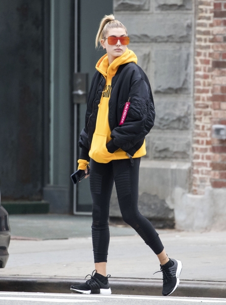 hqcelebcorner_28129~4.jpg