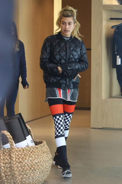 hqcelebcorner_281829~2.jpg
