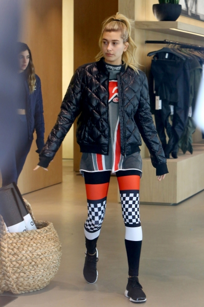 hqcelebcorner_282129~1.jpg