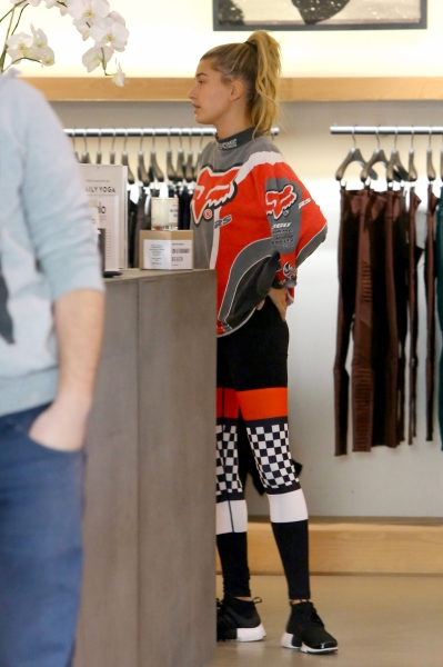 hqcelebcorner_282429~2.jpg