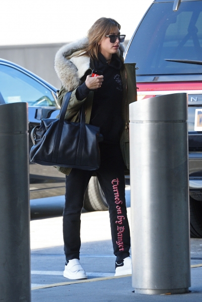 hqcelebcorner_28329~12.jpg