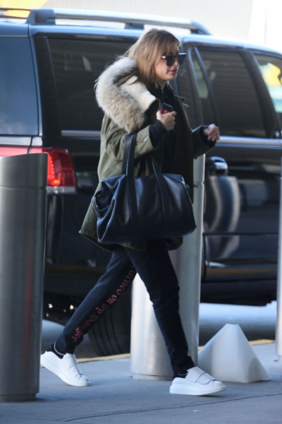 hqcelebcorner_28429~12.jpg