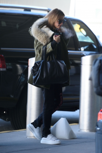 hqcelebcorner_28529~12.jpg