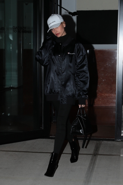 hqcelebcorner_28729~0.jpg