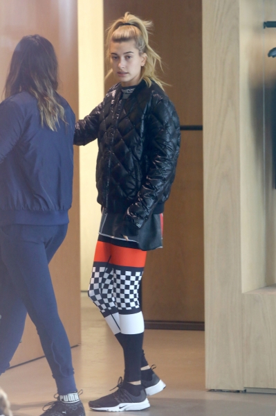 hqcelebcorner_28729~11.jpg