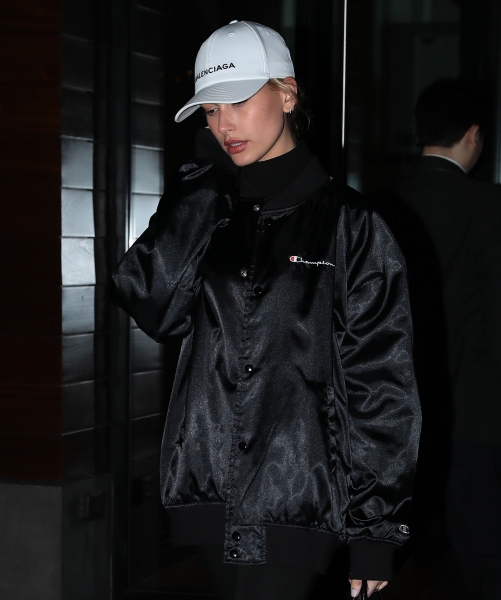 hqcelebcorner_28829~0.jpg